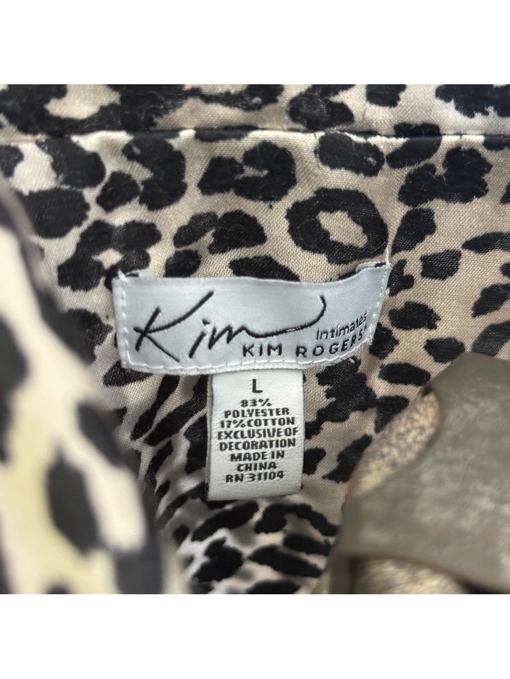 Leopard Print Pajama Top with Red Trim Kim Rogers Large - Picture 5 of 5